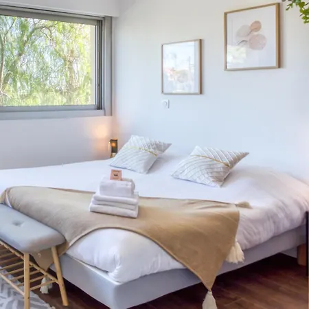 A3 - 2 Bdr Sea View 10 Min - Parking, Pool & Terrace 아파트