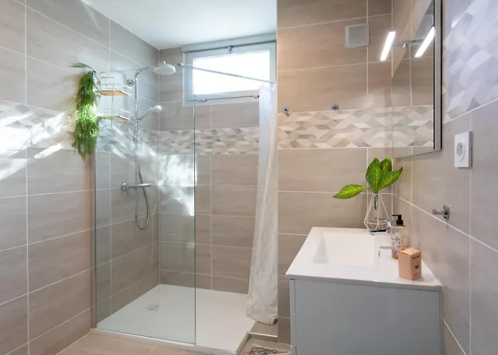 A3 - 2 Bdr Sea View 10 Min - Parking, Pool & Terrace