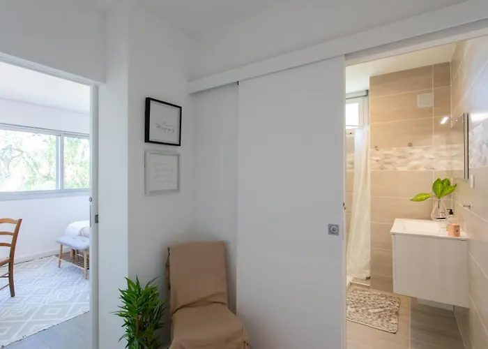 A3 - 2 Bdr Sea View 10 Min - Parking, Pool & Terrace *