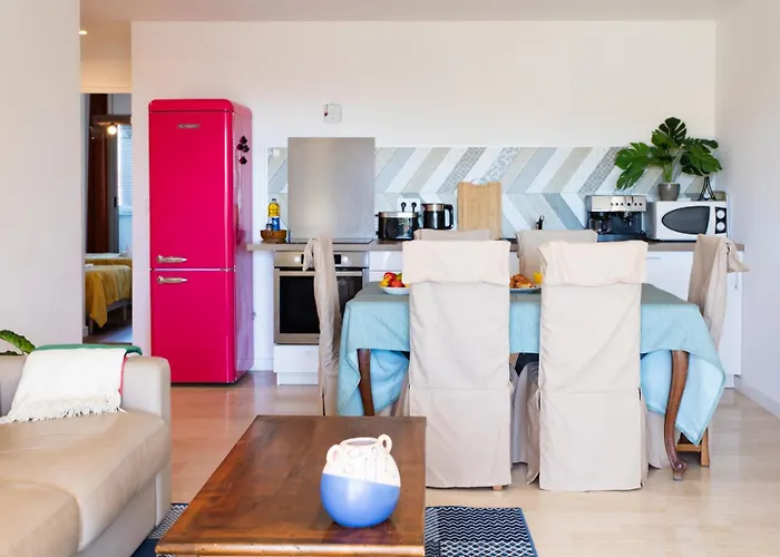 公寓 A3 - Staywiz Us -2 Bdr Sea View 10 Min Beach - Parking, Pool & Terrace 昂蒂布