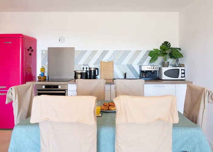 Lejlighed A3 - 2 Bdr Sea View 10 Min - Parking, Pool & Terrace *