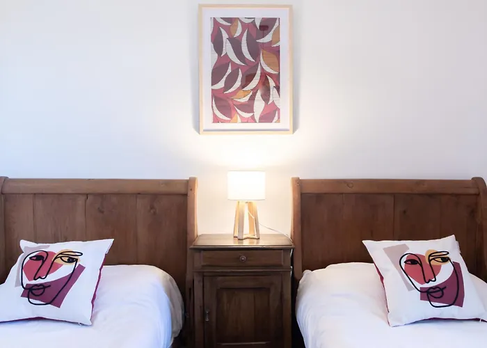 A3 - 2 Bdr Sea View 10 Min - Parking, Pool & Terrace Antibes