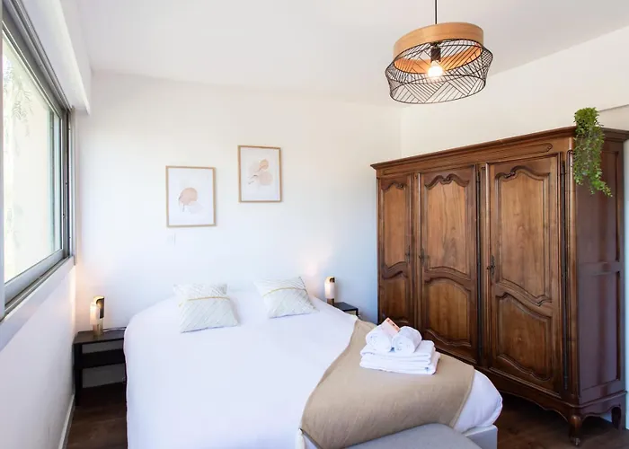 A3 - 2 Bdr Sea View 10 Min - Parking, Pool & Terrace